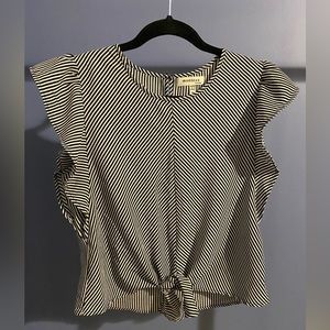 Flutter-Sleeve Tie-Front Top